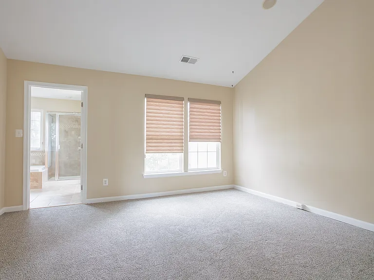 500 Monroe Point Dr — Photo 36
