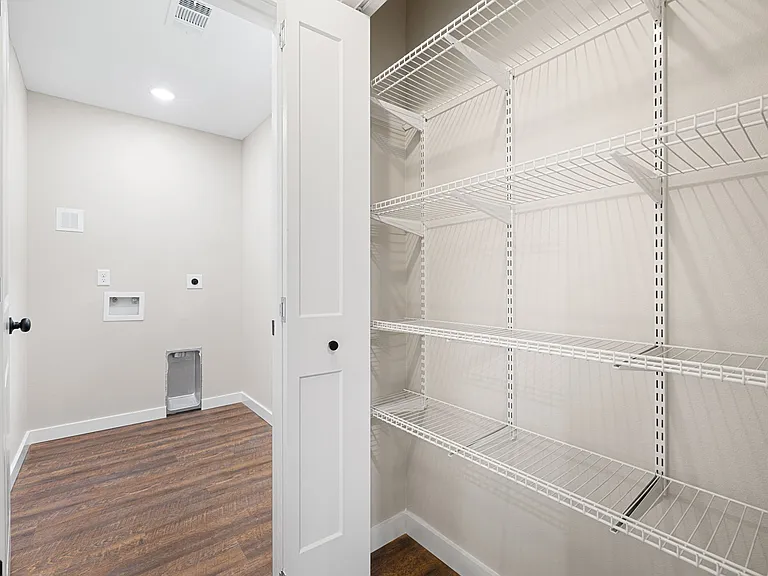 506 W Woodruff Ave — Photo 27