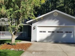 703 3rd St, Rainier, WA 98576