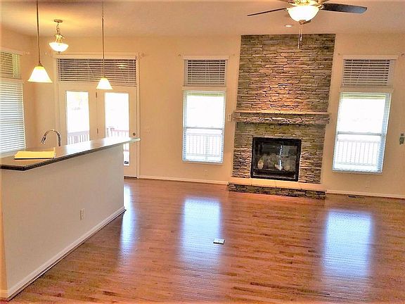 4th image of 6875 Mill Pond Dr