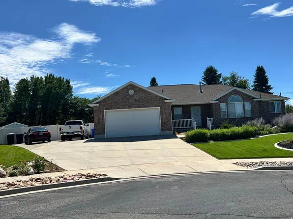 1417 W 1360 N, Clinton, UT 84015