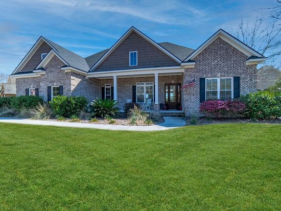 198 Chastain Cir, Richmond Hill, GA 31324
