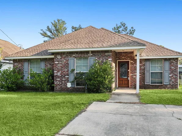 31201 Lydia St, Lacombe, LA 70445