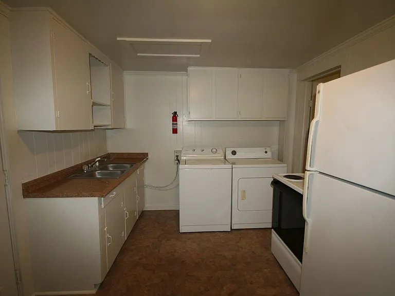910 Lancaster St #A — Photo 5