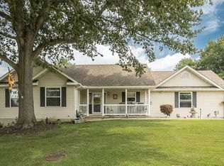 1608 Fountainbleu Dr, Worden, IL 62097