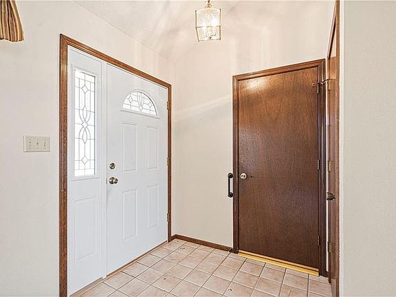 3rd image of 16508 E 52nd Terrace Ct S