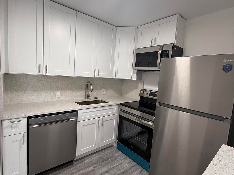 1st image of 384 Fanshaw Way #J
