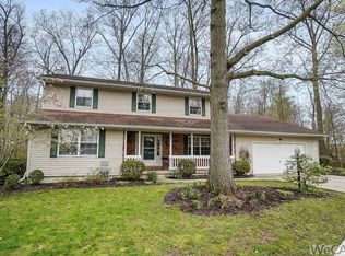 1017 Christopher Cir, Ada, OH 45810