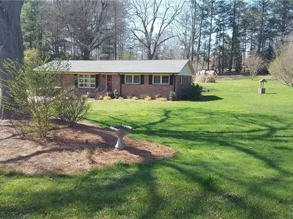 3717 Southwood Dr, Gastonia, NC 28056