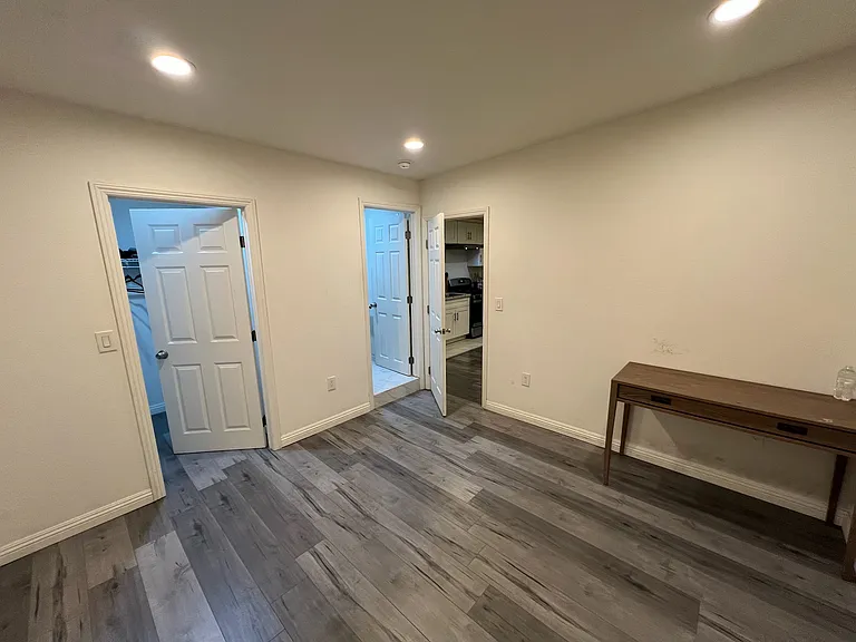 4307 S Budlong Ave #1/2 — Photo 6
