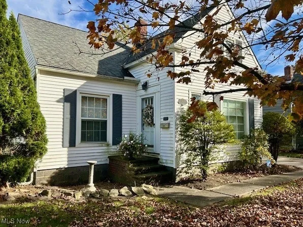 1571 Lander Rd, Mayfield Heights, OH 44124