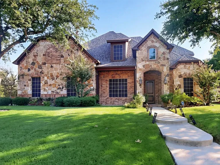 1641 Hidden Bluff Ct — Photo 2