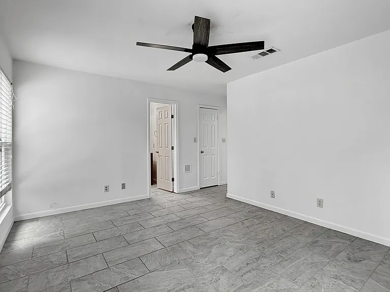 403 Fantail Loop #A — Photo 12