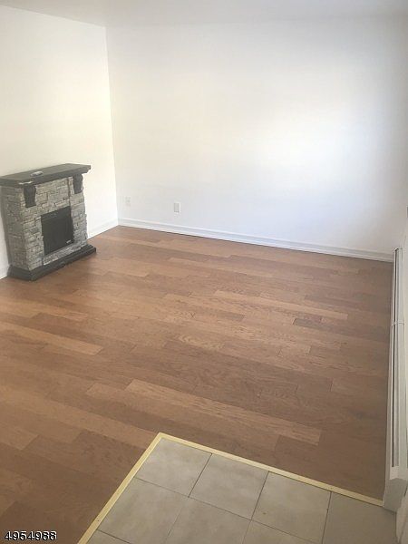 1st image of 407 Deerfield Ln #B
