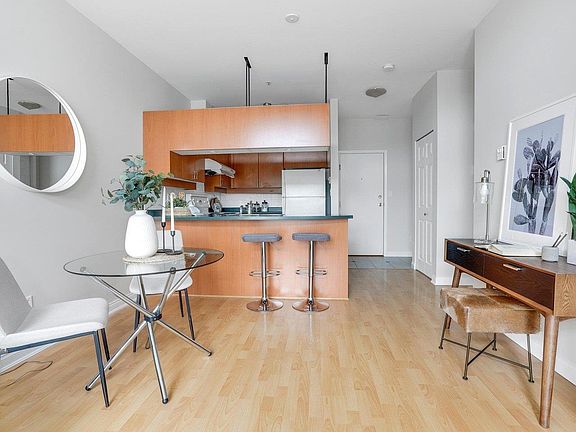 5th image of 188 E 33rd Ave #208