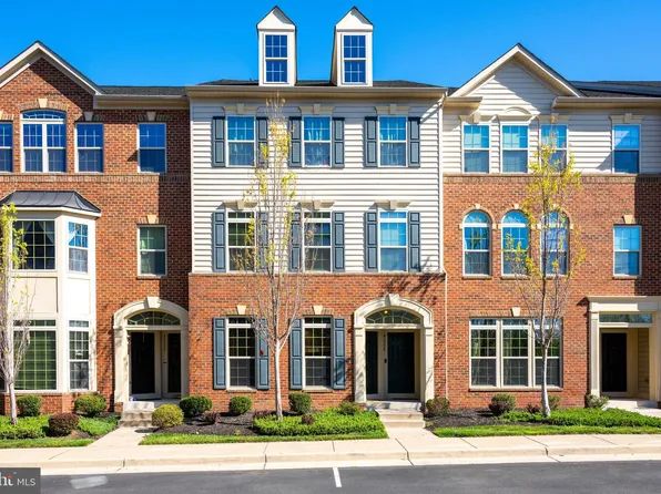 42227 Piebald Sq, Aldie, VA 20105