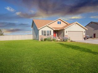 1890 Oakbrook Rd, Ammon, ID 83401