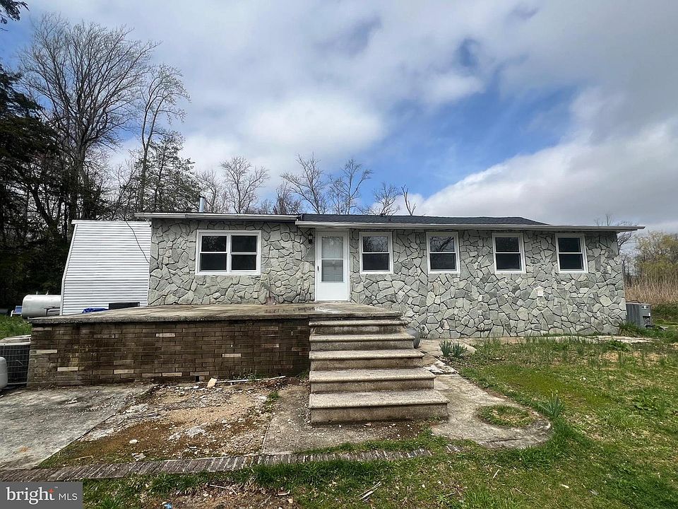 1st image of 147 Fursin Ave
