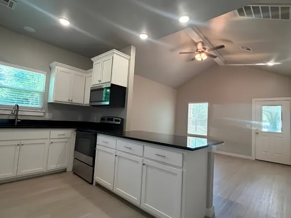 214 N 13th St, Perry, OK 73077
