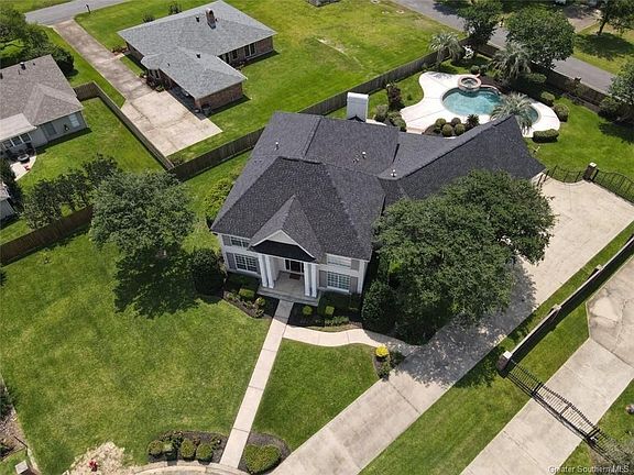 3rd image of 4101 Fernwood Dr
