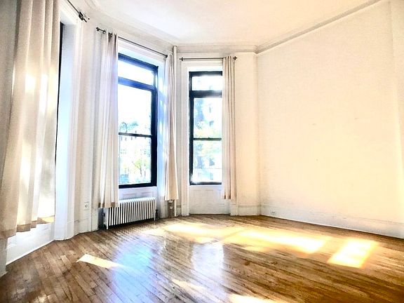 2nd image of 401 Convent Ave
