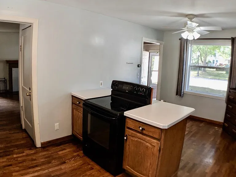 Dine-in kitchen with island