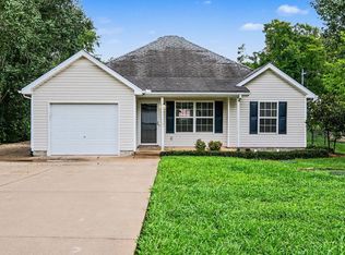 107 Breeze Dr, Murfreesboro, TN 37129