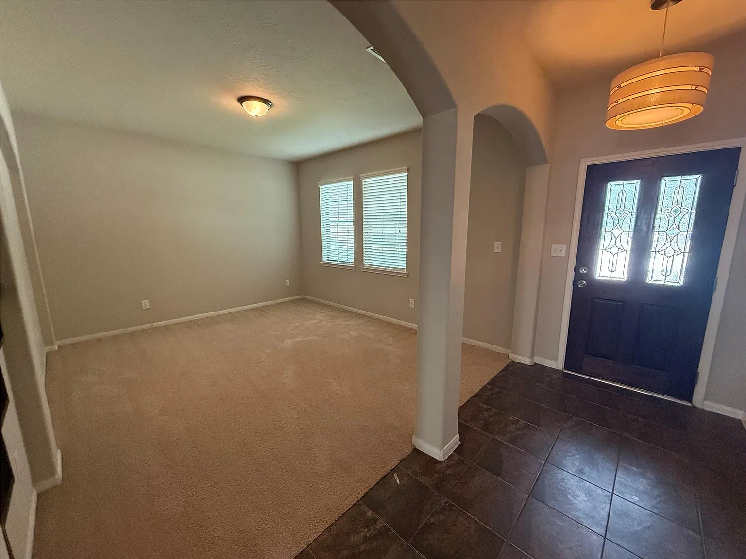 4 bed, 3.5 bath, 3086 sqft, $3,000 — Photo 3