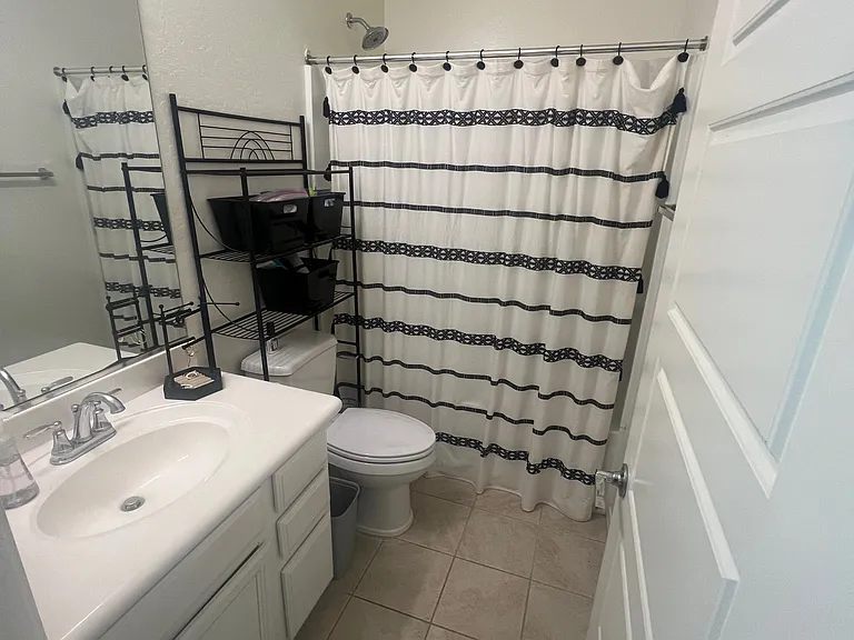 3rd floor guest bathroom