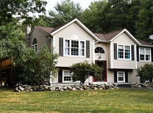 10 Roundtable Ct, Richmond, RI 02892