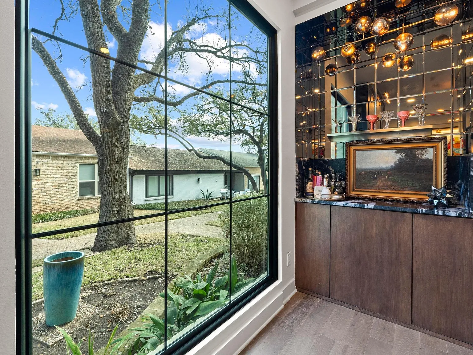 5 bed, 4.5 bath, 4037 sqft, $6,000 — Photo 3