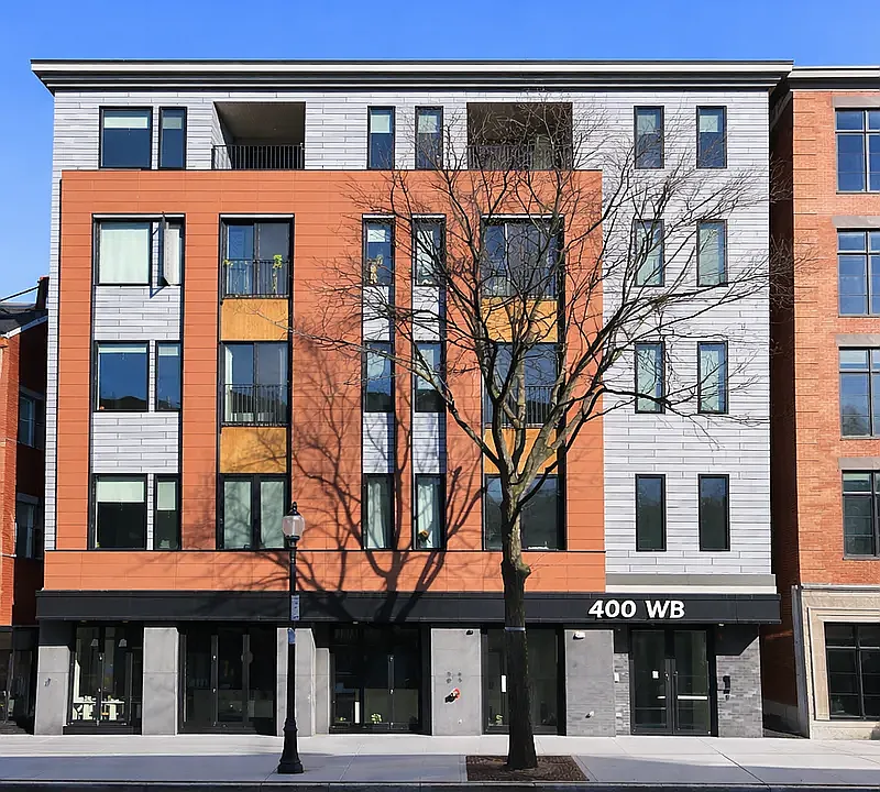 400 W Broadway