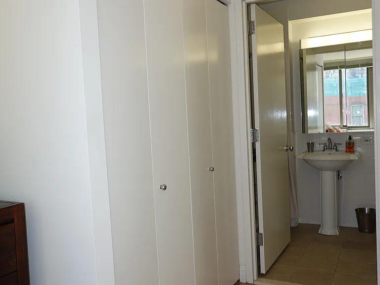 1500 Lexington Ave #11F — Photo 16