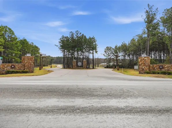 15466 Red Hawk Rd, Willis, TX 77378