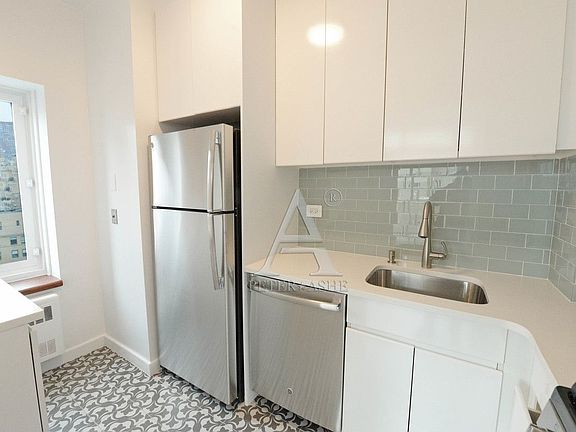 3rd image of 188 E 64th St APT 1602