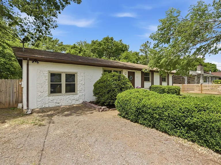 3213 Sennadale Ln — Photo 28