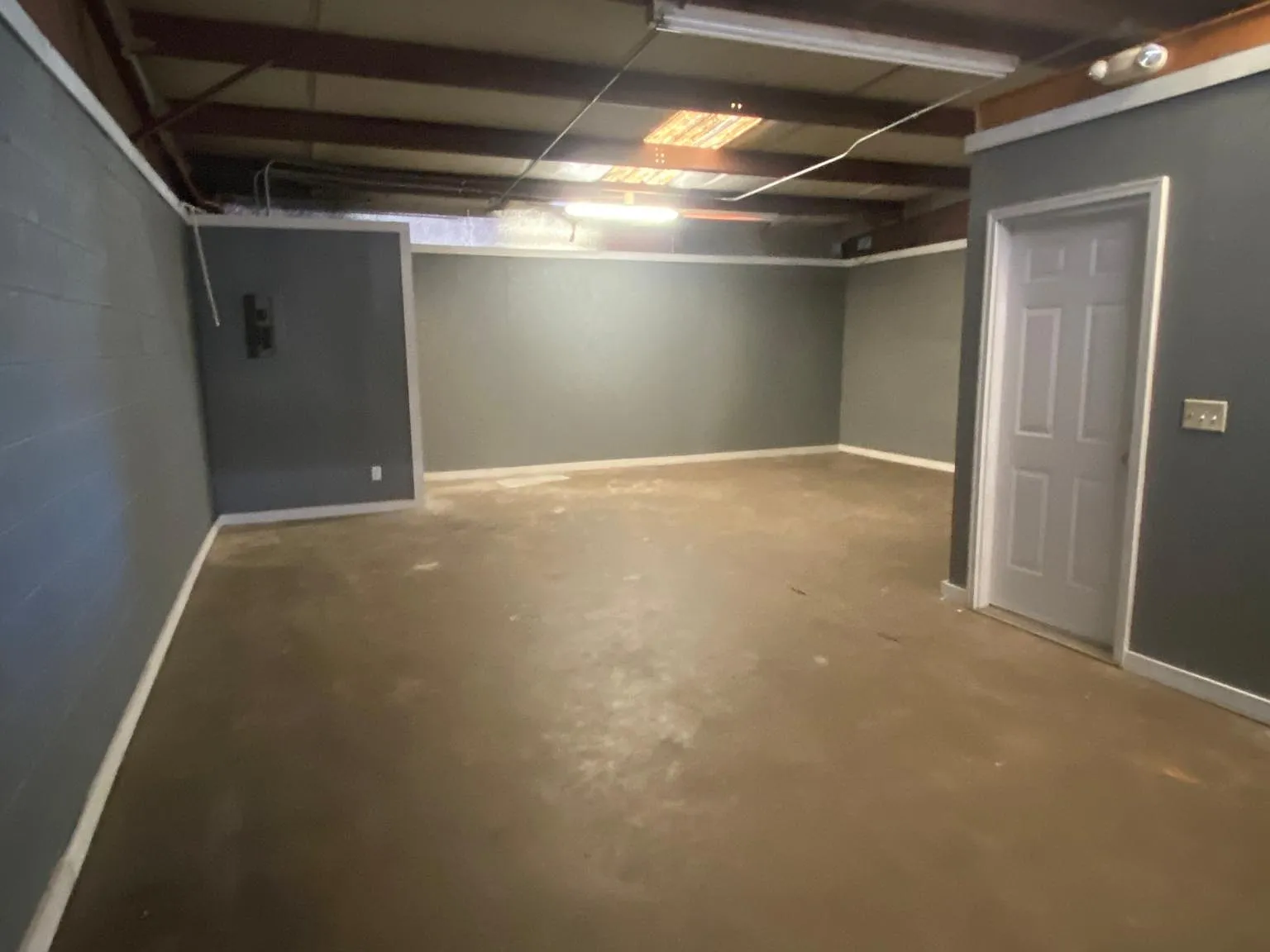 1403 Leona St — Photo 3