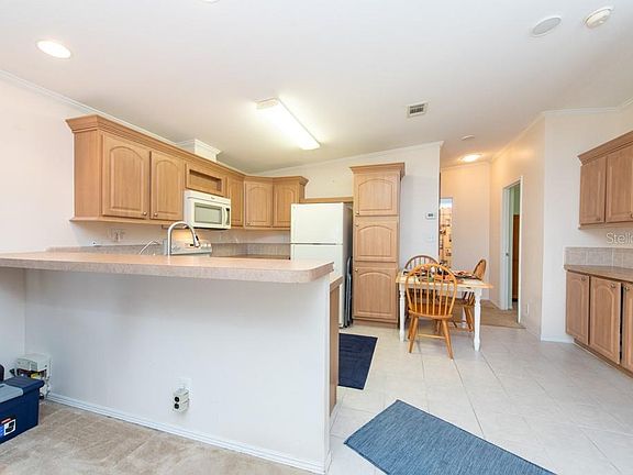 5th image of 803 49th Avenue Dr W