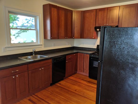 Lots of counter space & plenty of cabinets