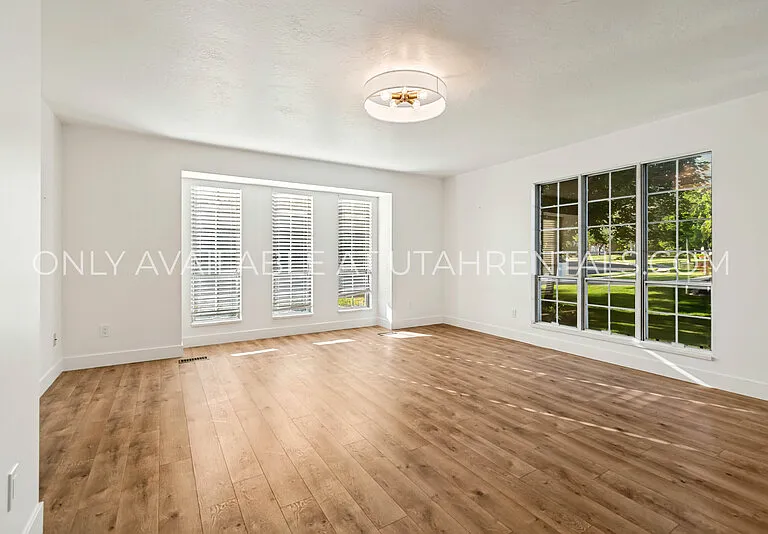 960 N Eastview Dr — Photo 30