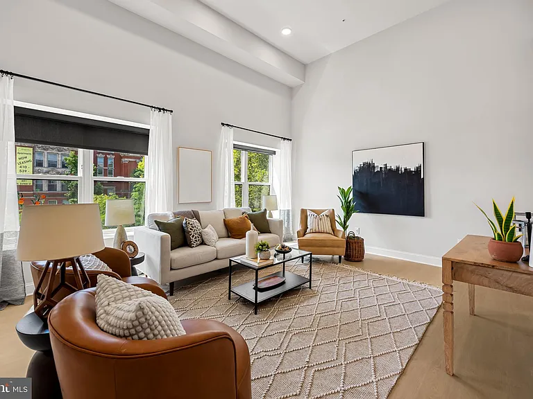 600 N Howard St #202 — Photo 2