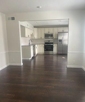 2nd image of 1060 E Linden Ave #2F