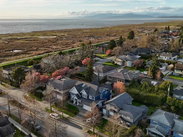 3131 Francis Rd, Richmond, BC V7C 1J1