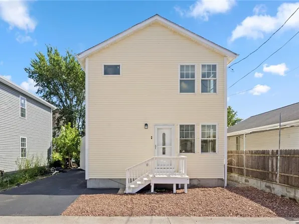 14 Calhoun Ave, Providence, RI 02907