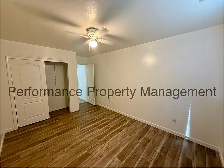 4310 Almond Grove Ln — Photo 16