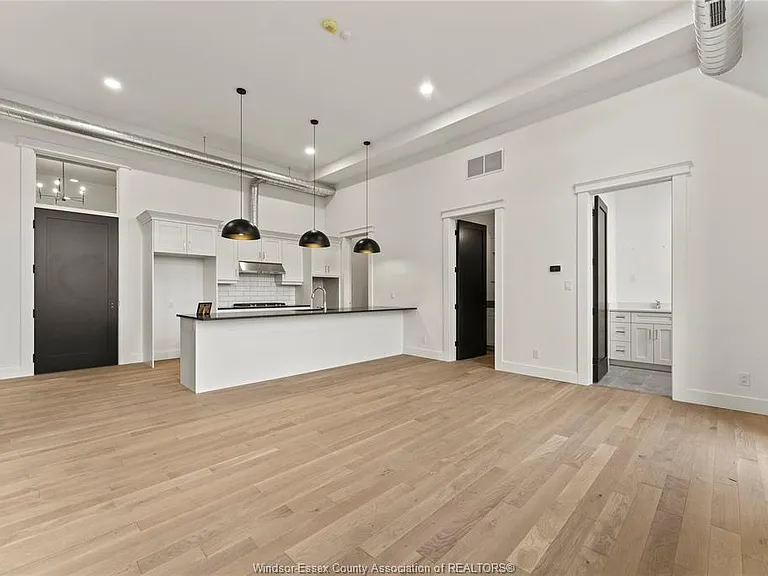 247 Brock St #303 — Photo 9