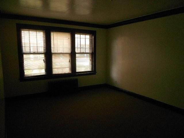 2nd image of 1044 W 87th St APT 2S