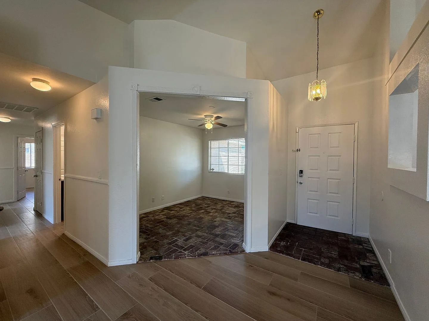 Palmdale 4 Bedroom + 2 Bath Now Available!! — Photo 2