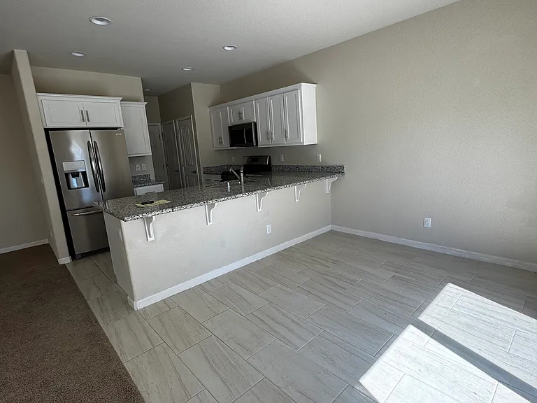 1114 Drake Way — Photo 10