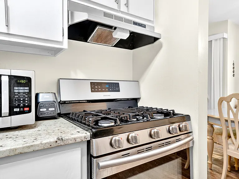 138 Indian Hollow Ct — Photo 17